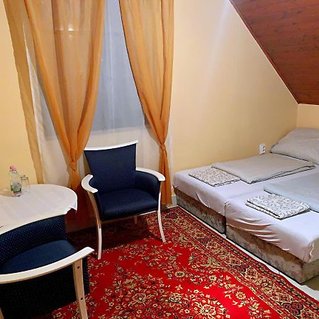 Koloska Apartmanhaz Balatonfured Luaran gambar