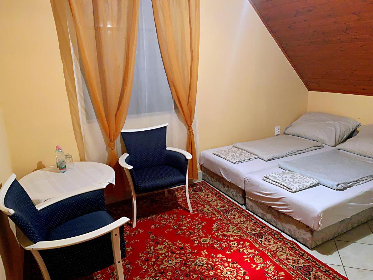 Koloska Apartmanhaz Balatonfured Luaran gambar
