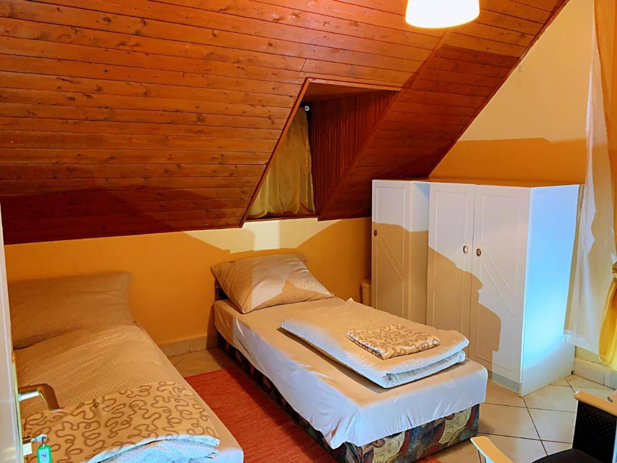 Koloska Apartmanhaz Balatonfured Luaran gambar