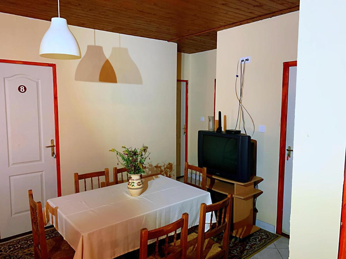 Koloska Apartmanhaz Balatonfured Luaran gambar