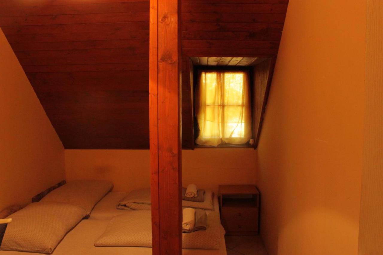 Koloska Apartmanhaz Balatonfured Luaran gambar